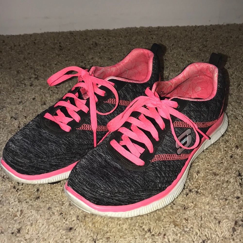 Sketchers Memory Foam Lite-Weight Sneakers